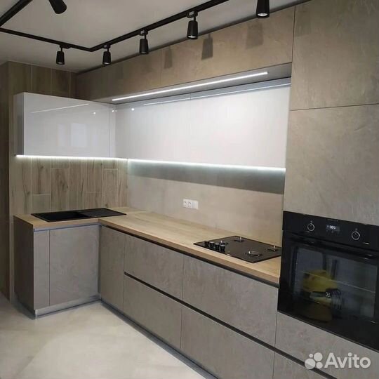 Кухонный гарнитур угловой