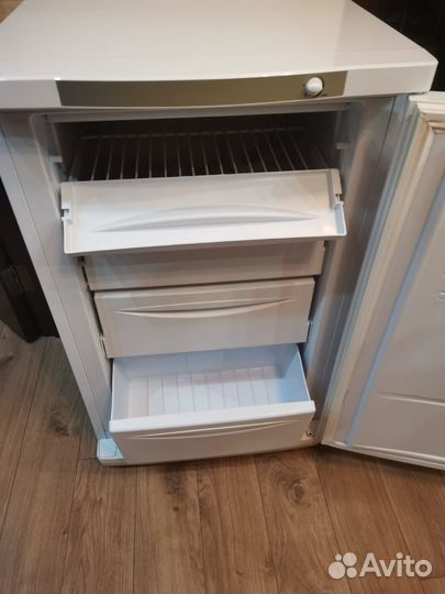 Продам морозильную камеру indesit