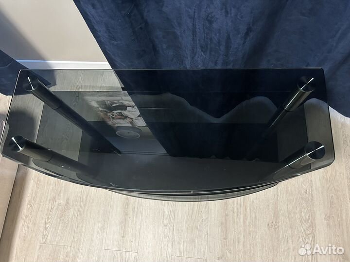 Стеклянная тумба под тв