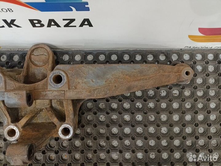 Кронштейн пневморессоры задний левый Iveco Stralis