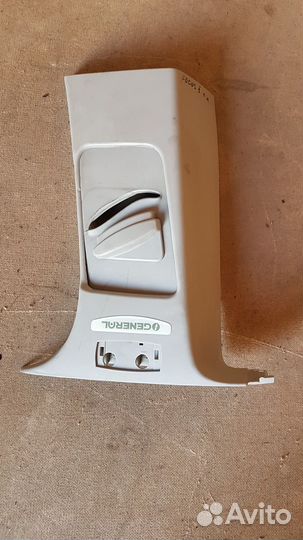 Накладка центральной стойки левая верхняя focus 2