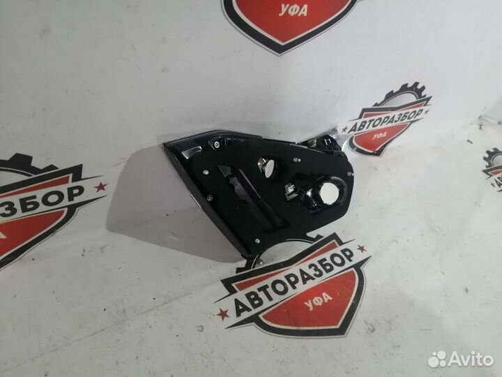 Фонарь внутренний правый toyota camry 50 15-18