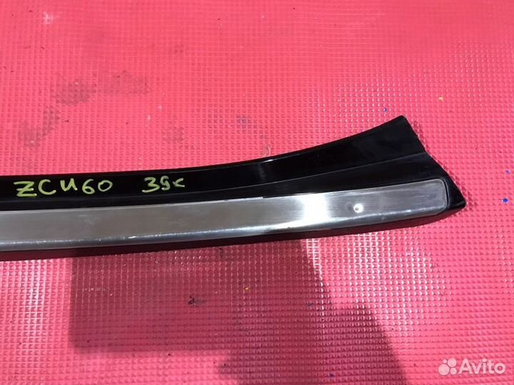 Накладка на бампер зад. toyota harrier