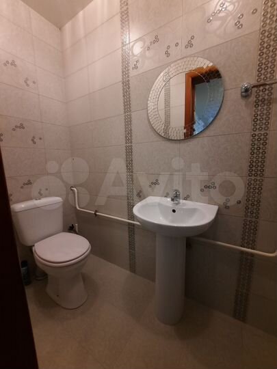 3-к. квартира, 159 м², 2/3 эт.