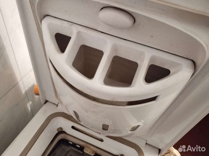 Стиральная машина с вертикальной загрузкой