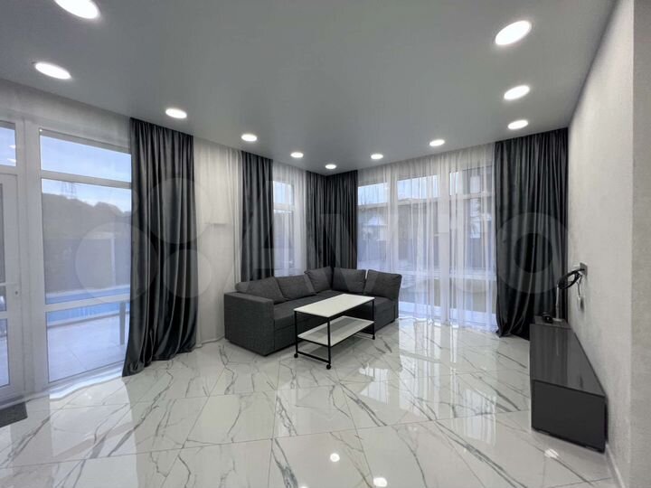 Дом 212 м² на участке 5,3 сот.