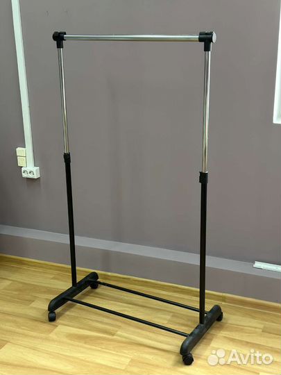 Вешалка напольная телескопическая на колесах