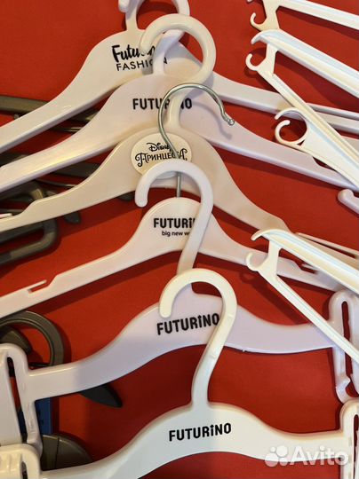 Вешалки детские hm mothercare пластик