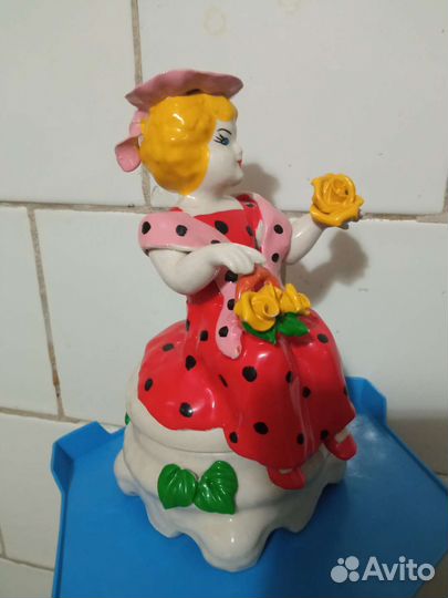 Шкатулка девушка Цветочница