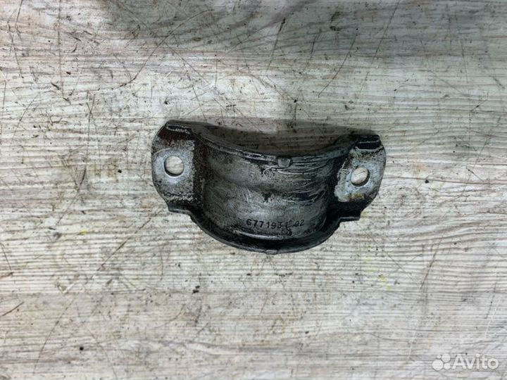 Кронштейн Bmw X5 E70