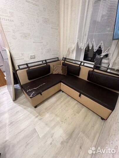 Кухонный уголок со столом бу