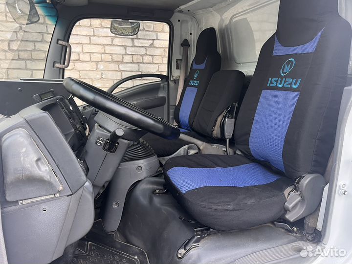 Isuzu Elf с КМУ, 2012