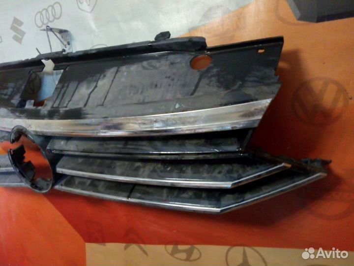 Volkswagen Passat B8 - Решетка радиатора Б/У