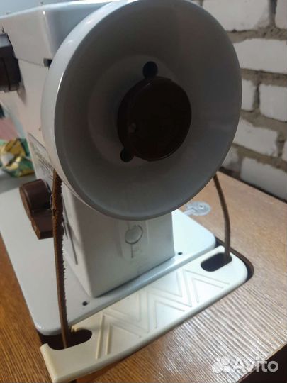 Швейная машинка ножная