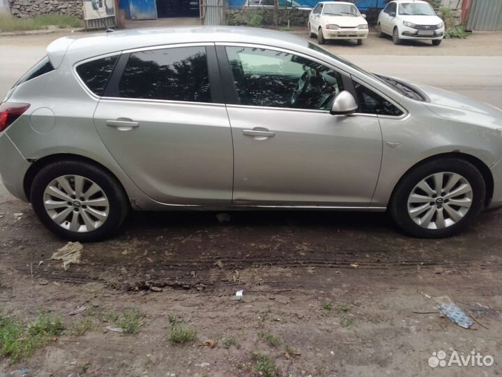 Opel Astra 1.4 МТ, 2010, 265 000 км