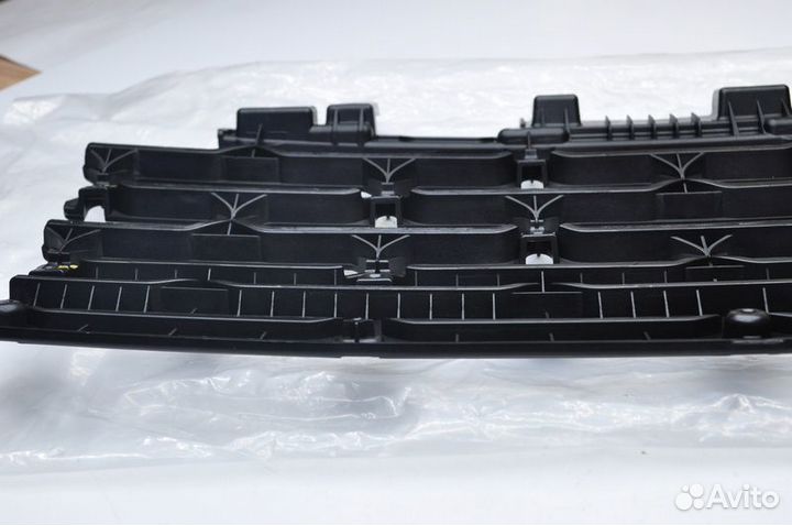 Б/У Решетка радиатора 863C5CG000 863C5CG000