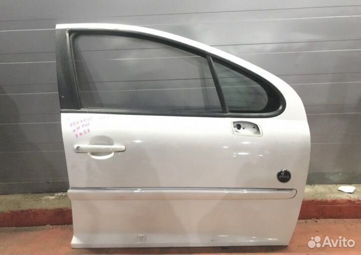 Дверь передняя правая peugeot 207