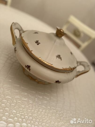Фарфоровая супница
