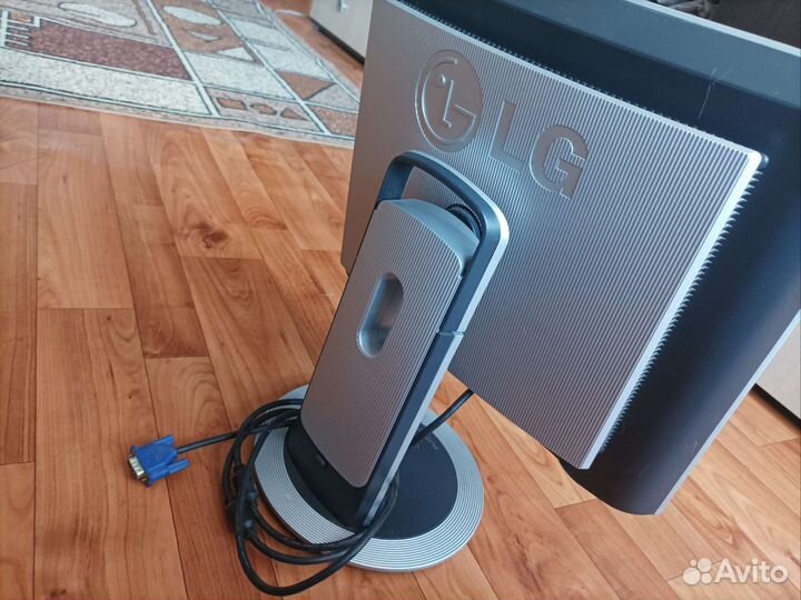 Монитор LG Flatron L1730B, 17 дюймов