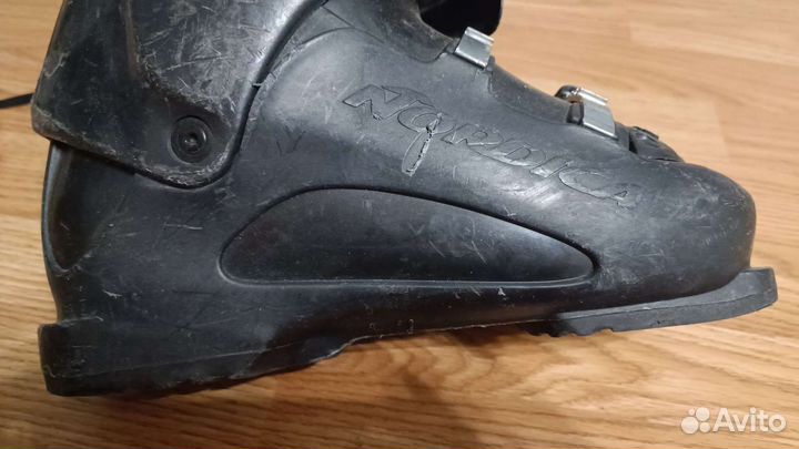 Горные лыжи, ботинки и палки