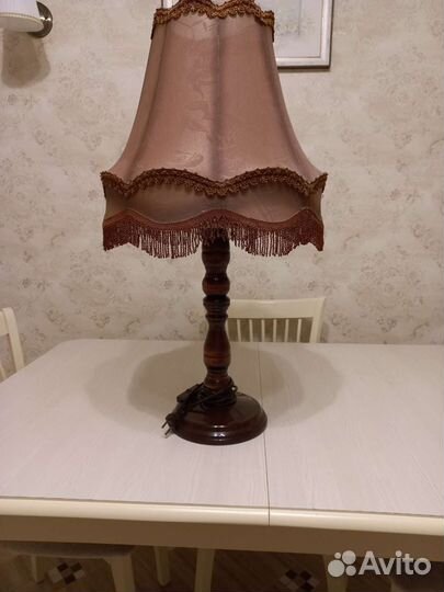 Настольная лампа