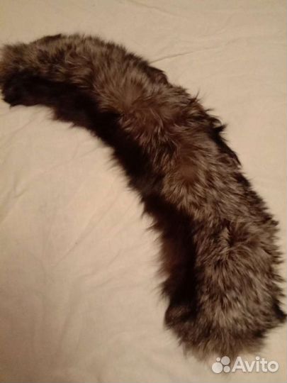 Меховые воротник и шкурки