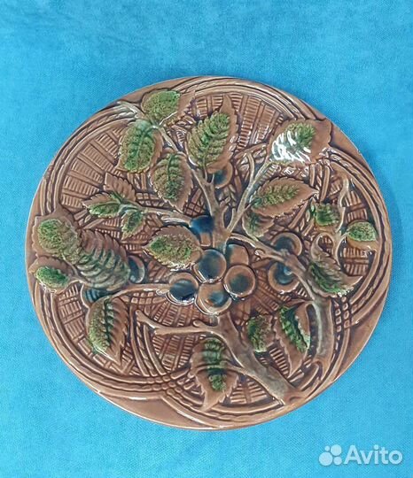 Тарелка декоративная СССР вишни фаянс Конаково