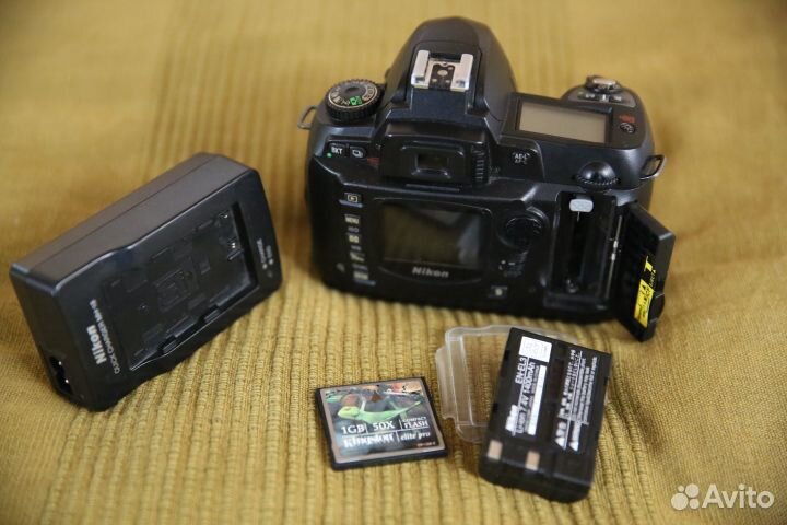 Nikon D70 зеркальный фотоаппарат