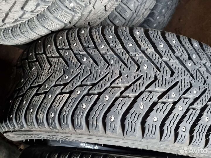 Nokian Tyres Hakkapeliitta 8 215/55 R17 98T