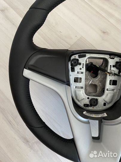 Руль оригинал круз