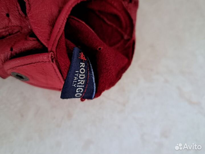 Перчатки без пальцев женские