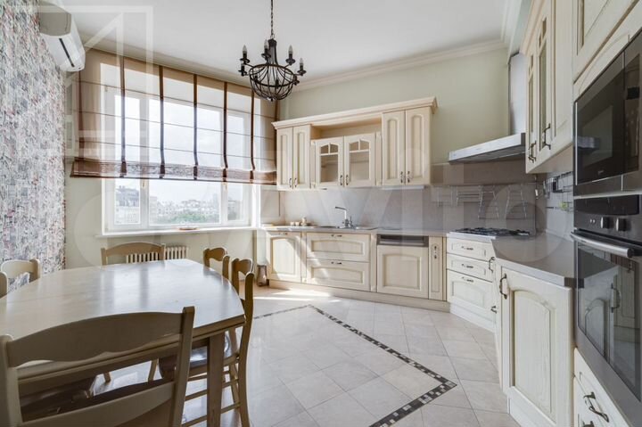 5-к. квартира, 200 м², 7/7 эт.