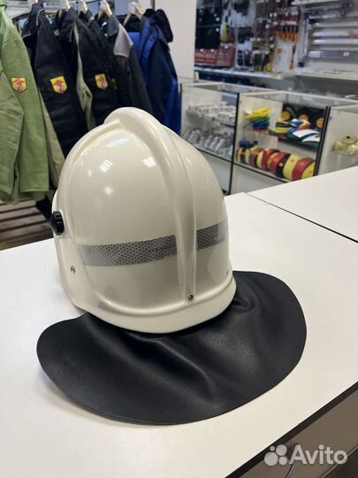 Шлем каска пожарного