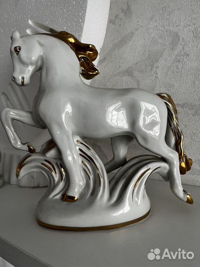 Статуэтка Конь-огонь