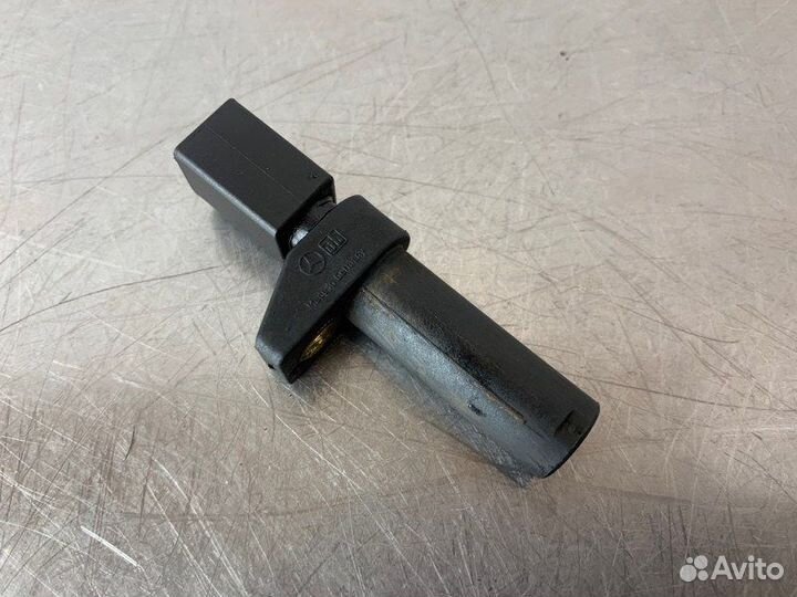 Датчик коленвала Mercedes C-Class W203 OM646 2.2