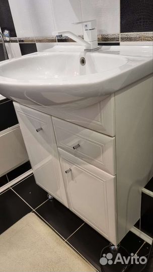 Раковина с тумбой