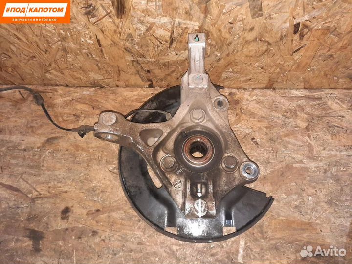 Кулак передний левый Chevrolet Cruze рест