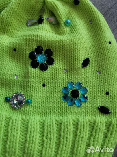 Комплект шапка плюс манишка новый Весна осень