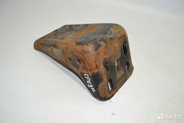 Кронштейн переднего бампера, правый mercedes-benz