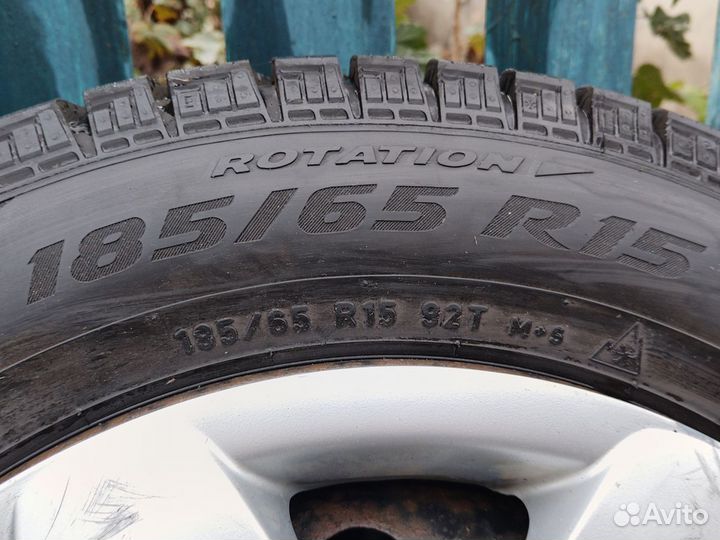 Pirelli Ice Zero 185/65 R15 92T