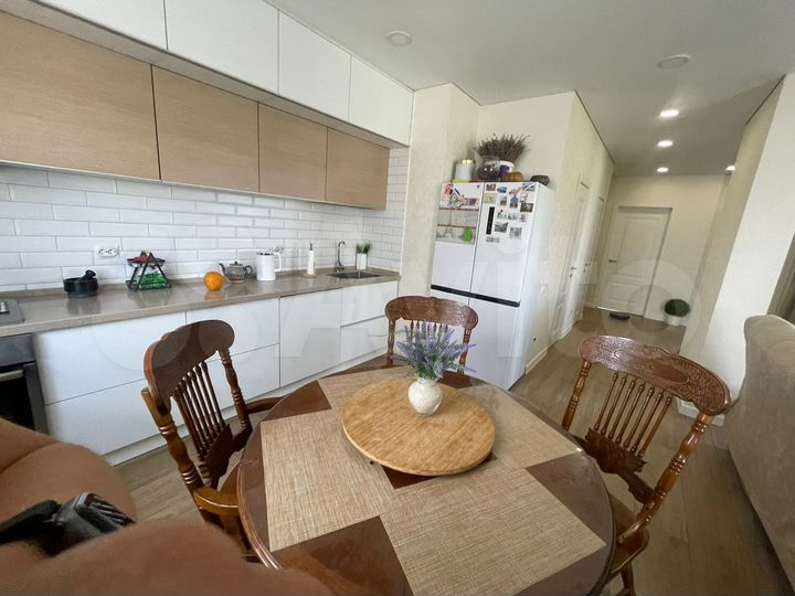 3-к. квартира, 81,4 м², 6/10 эт.