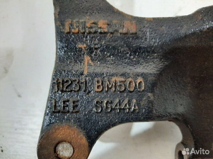 Кронштейн двигателя правый Nissan Almera N16