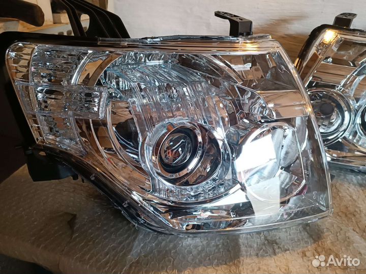 Фары mitsubishi pajero 4