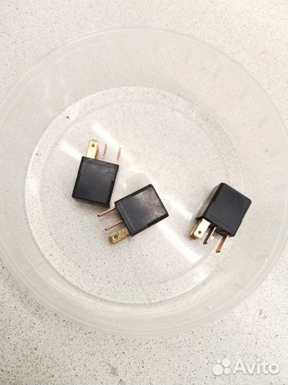 Реле Mitsubishi Lancer CS2A 4G15