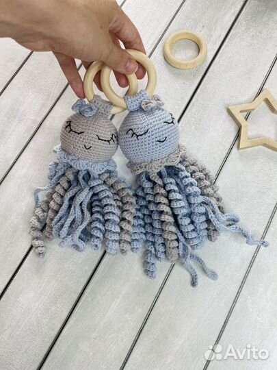 Погремушка для новорожденных 