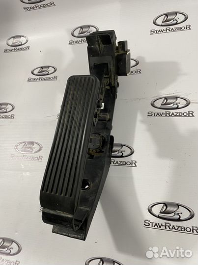 Педаль газа Mercedes w220
