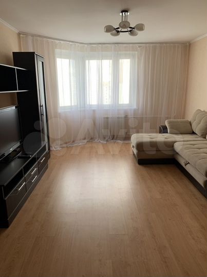 2-к. квартира, 63 м², 15/18 эт.