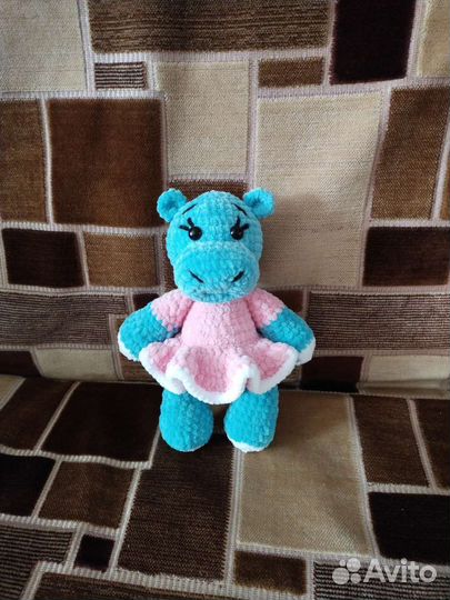 Игрушка бегемот