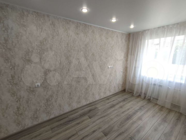 Комната 10,5 м² в 5-к., 2/5 эт.