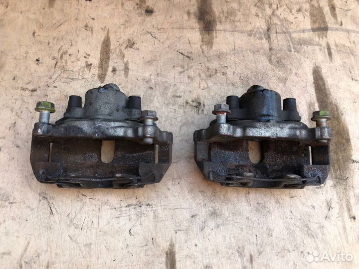 Суппорт тормозной Audi A3 8P Volkswagen Golf 5